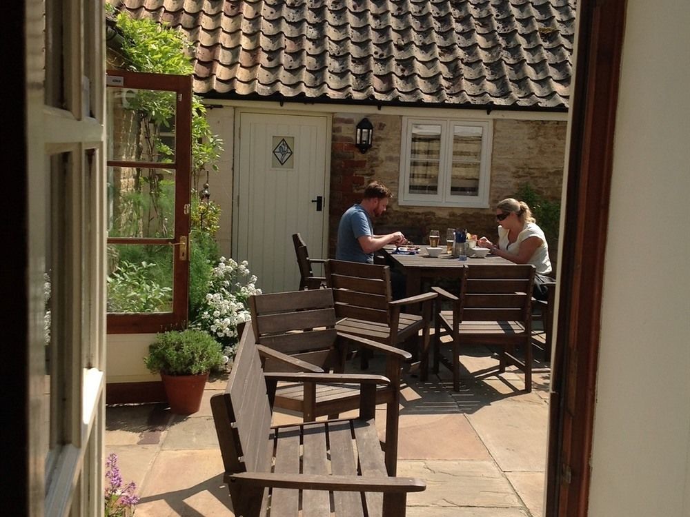 The Bluebell Hotel Helpston Exterior foto